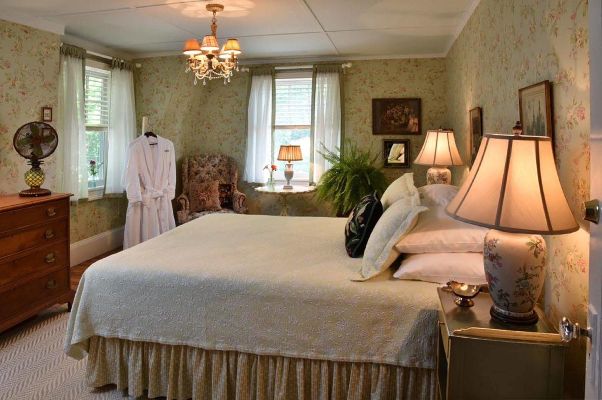 Hilltop House Bed & Breakfast Amenia Exterior foto