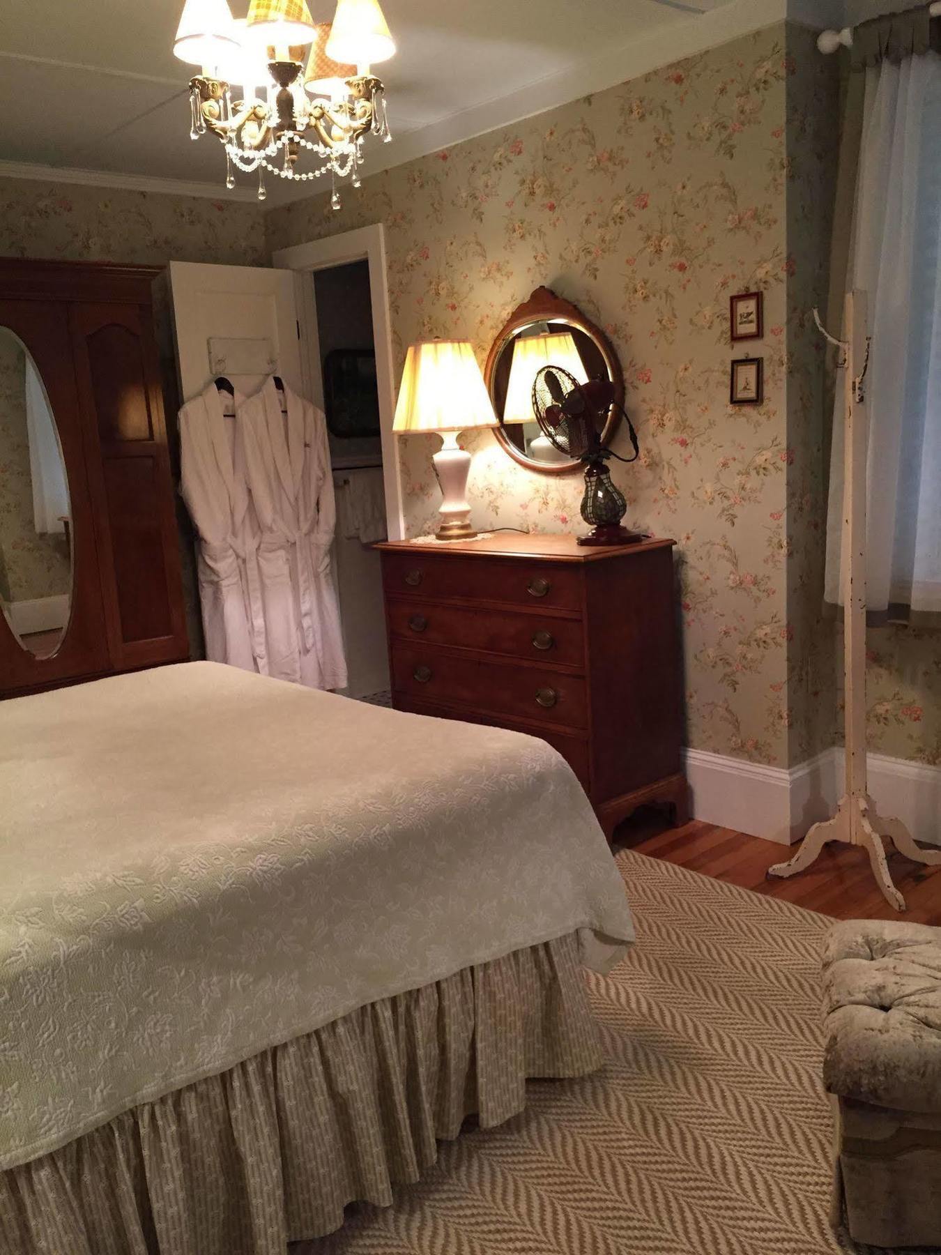 Hilltop House Bed & Breakfast Amenia Exterior foto
