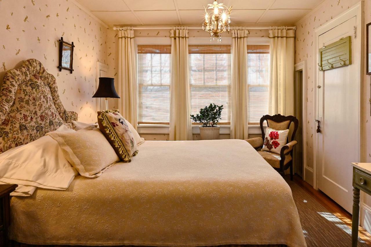 Hilltop House Bed & Breakfast Amenia Exterior foto